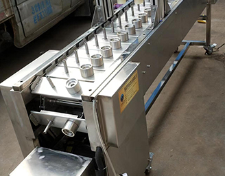 化妝品沖壓輸送系列-余姚市佳輝自動化設(shè)備有限公司